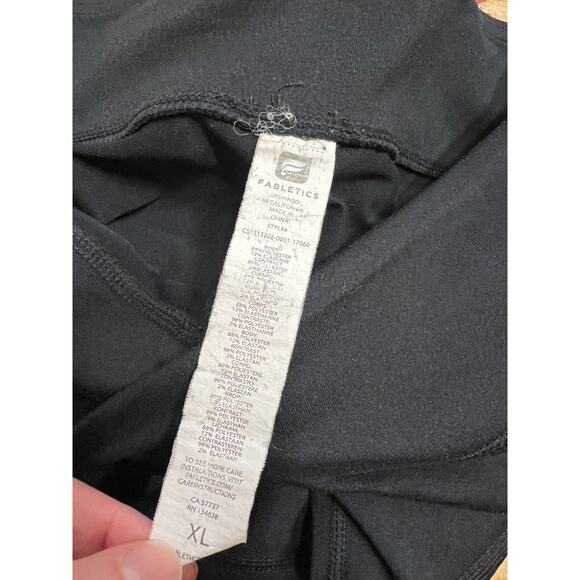 Fabletics Marina Capri Cropped Leggings Pants Size XL Color - Black - Picture 8 of 9